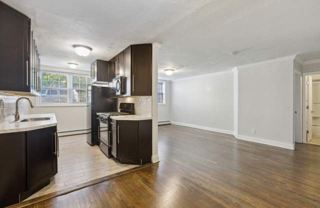 86 Hillyer Gallery 2