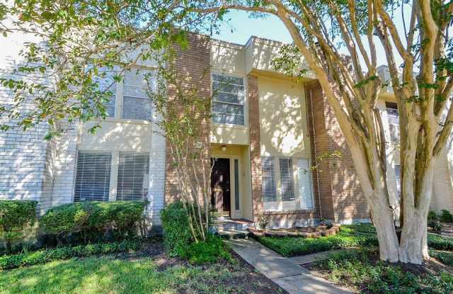 5210 Woodlawn Place - 5210 Woodlawn Pl, Bellaire, TX 77401