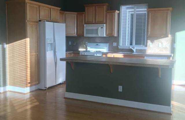 13670 SW Wrightwood Court Gallery 4