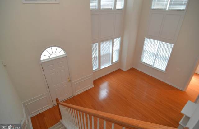 24 LUMBERMILL LANE Gallery 4