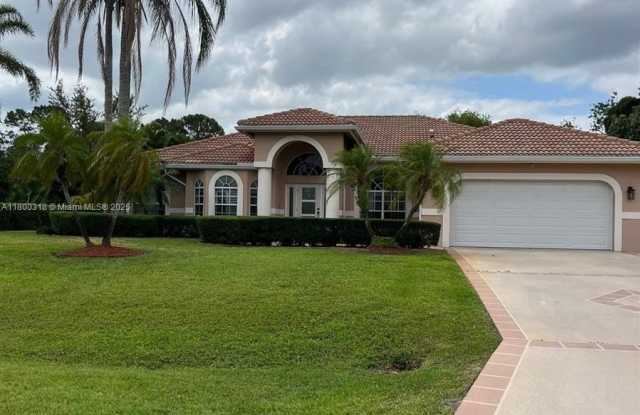 240 SW Marathon Ave photos photos