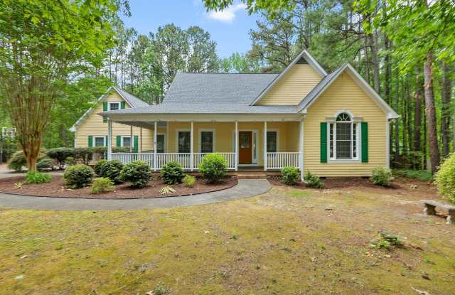 *Charming Farmhouse Style Retreat in Youngsville* photos photos