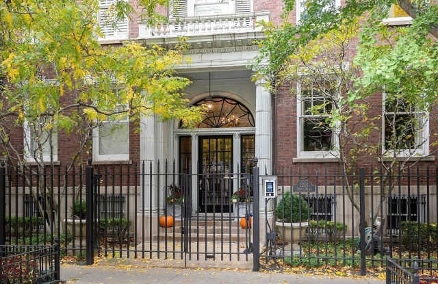 1201 N Astor Street unit: G photos photos