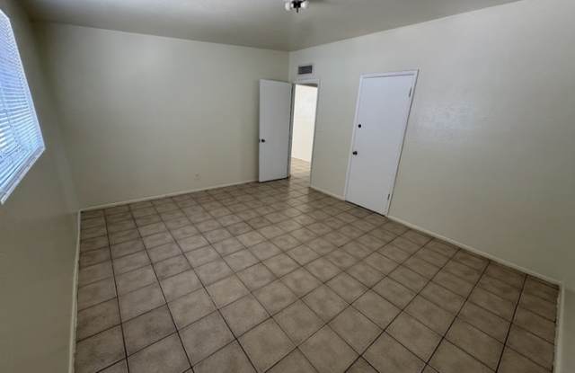 4739 North 15th Avenue Gallery 4