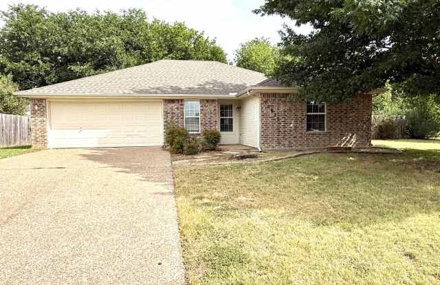 Available Now! Charming Single-Story Home in Waco with Modern Finishes & Spacious Yard photos photos Available Now! Charming Single-Story Home in Waco with Modern Finishes & Spacious Yard photos photos