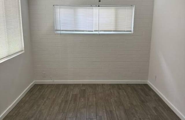 2308 N 28TH Place Gallery 3