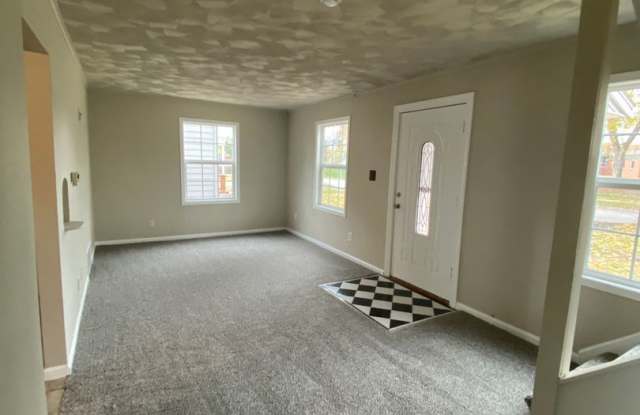 3 Bedroom 1.5 Bathroom with 2 Stall Garage Gallery 3