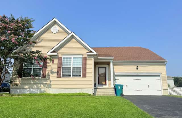 Spacious 3 Bed, 2 Bath Home in Desirable Pinehurst Village – Felton, DE! photos photos