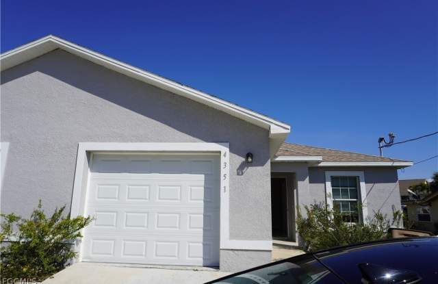 4351 Country Club Boulevard photos photos