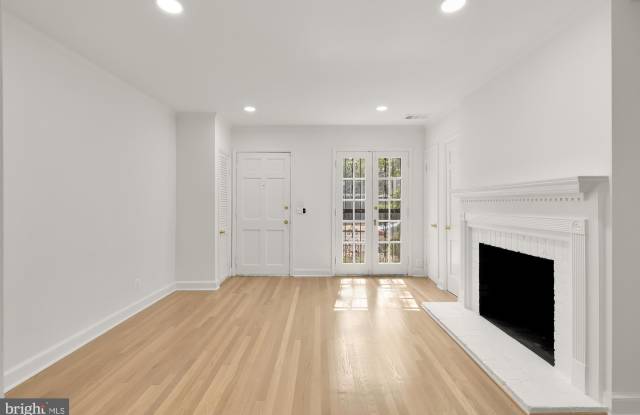 541 4TH Street SE Gallery 4
