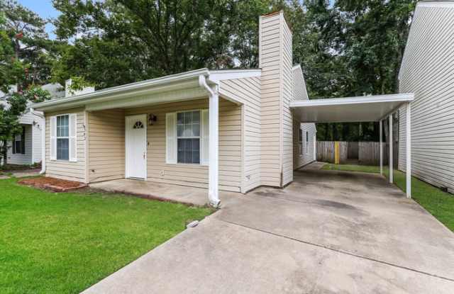 302 North Grove Circle Gallery 3