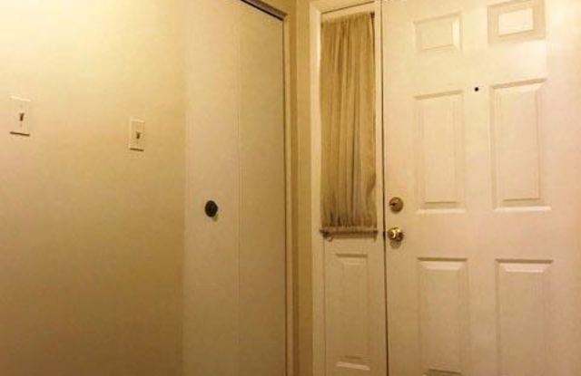 1346 RIGBIE HALL CT #H Gallery 2