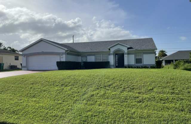 4448 NW Bighorn Avenue photos photos