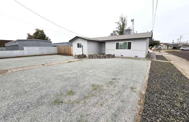 Remodeled 3 Bedroom 1 Bath Home on Large Corner Lot photos photos Remodeled 3 Bedroom 1 Bath Home on Large Corner Lot photos photos