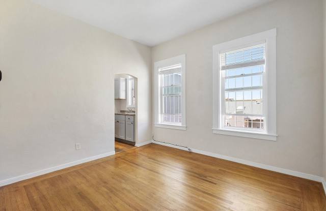 2318 Santa Clara Ave #E - 1 bedroom | 1  bath photos photos