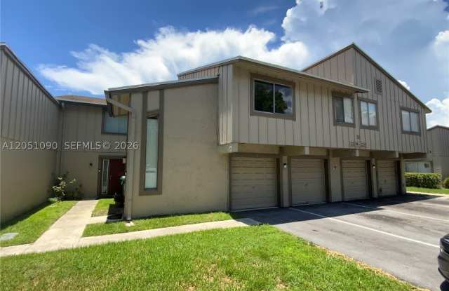 2215 NW 59th Ave photos photos