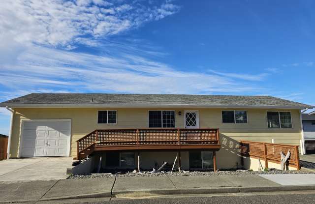 749 1st Street - 749 1st Street, Brookings, OR 97415