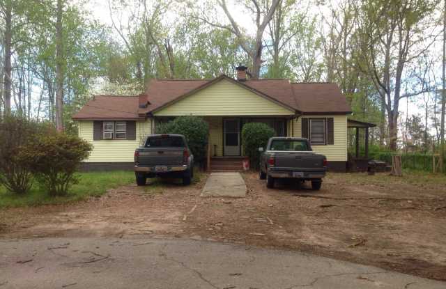 3 bedroom, 1 Bathroom Home in Clemson, SC photos photos