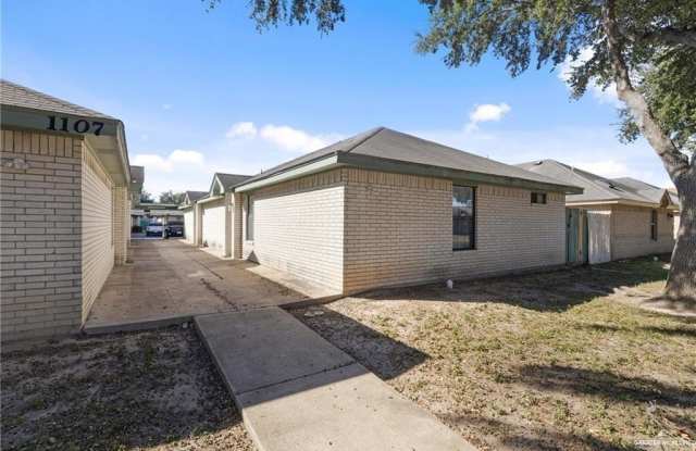 1107 Stonehaven Boulevard photos photos