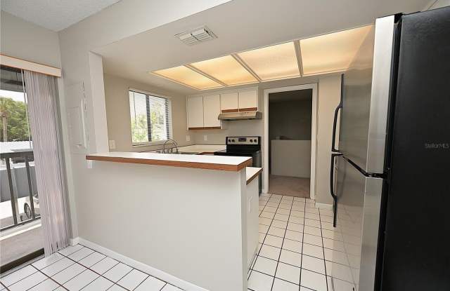 1808 VILLAGE Court Gallery 3