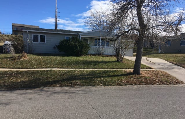 2218 Hoefer Ave - 2218 Hoefer Avenue, Rapid City, SD 57701