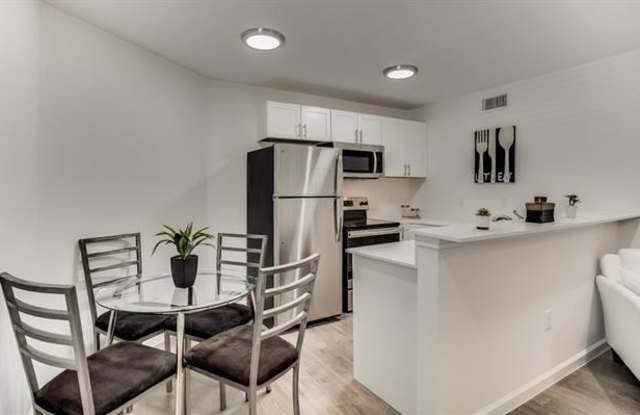 4919 San Jacinto Street Gallery 3