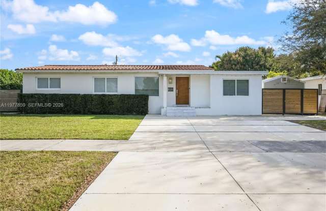 7750 SW 16th St photos photos