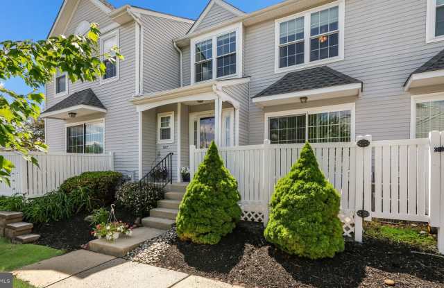 107 EAGLE COURT Gallery 2