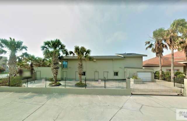 135 E BAHAMA ST. - 135 East Bahama Street, South Padre Island, TX 78597