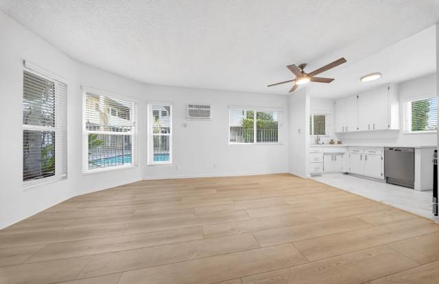 1815 N. Harvard Blvd. photos photos