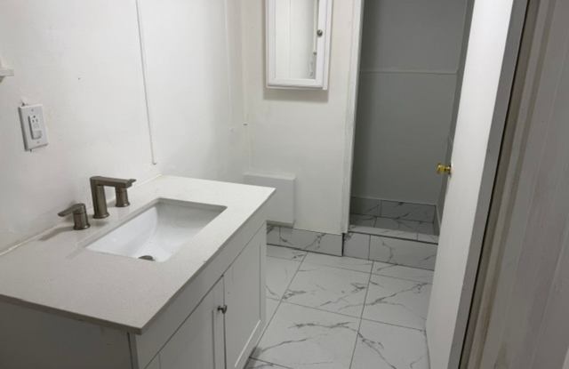 2 bed/1 bath home for rent Clairton, PA Gallery 1