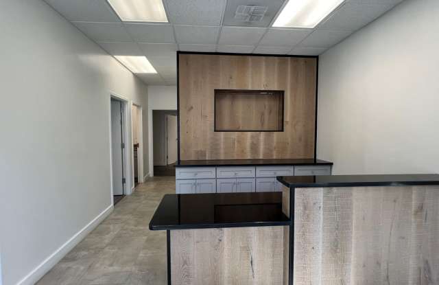 7004 LITTLE RIVER Gallery 2