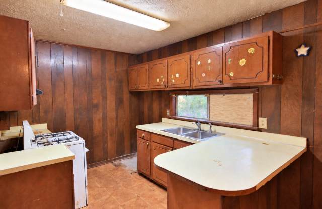 137 Grover Cleveland Cir Gallery 2