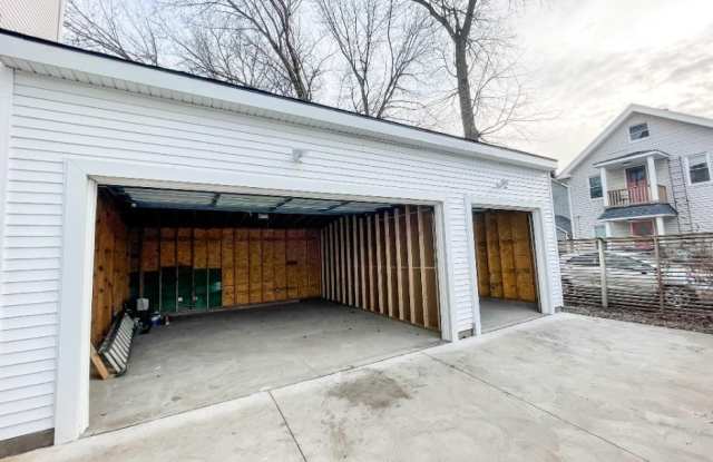 2476 Thurman Avenue Gallery 2