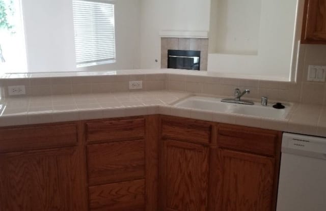 1005 Candlemas Ct - 1005 Candlemas Court, Bakersfield, CA 93312