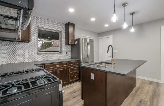 661 S Champion Avenue - 661 South Champion Avenue, Columbus, OH 43205