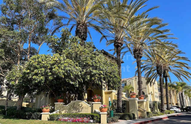 ***Gorgeous 2 bed / 2.5 bath / 1,202 sqft Townhome in Carmel Valley - Available NOW*** - 3706 Mykonos Lane, San Diego, CA 92130