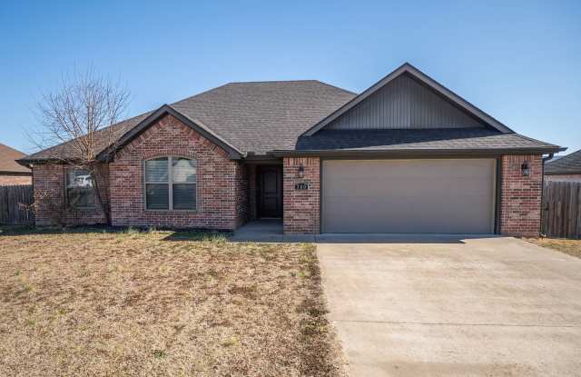 Spacious 3 Bedroom, 2 Bathroom home! - 380 Captain Marshall Street, Prairie Grove, AR 72753 Spacious 3 Bedroom, 2 Bathroom home! - 380 Captain Marshall Street, Prairie Grove, AR 72753