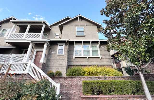 Downtown Livermore Elegant Condo with many upgrades - 1926 Railroad Avenue, Livermore, CA 94550