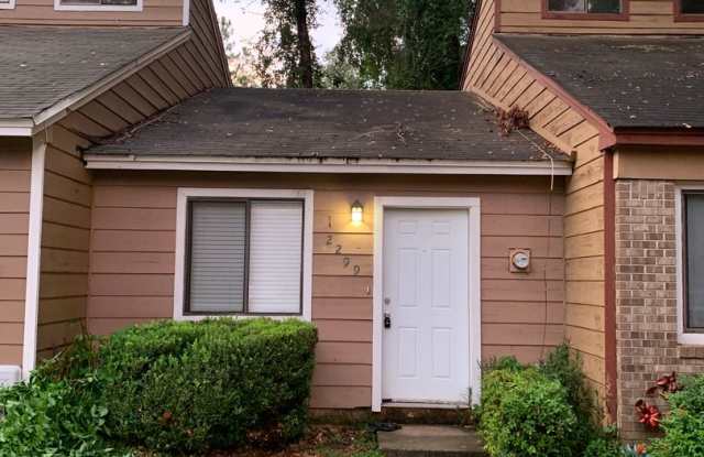 1 BR /1 BA Townhome in Villas of Westridge for sublease photos photos