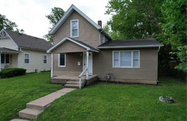 Three Bedroom Renovated Home Gallery 1