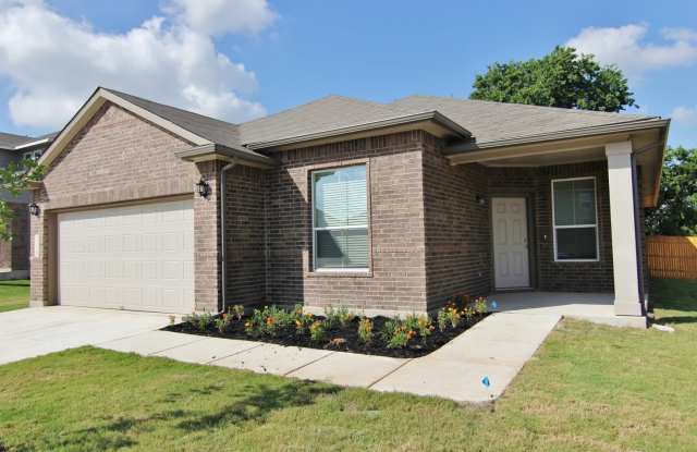 4/2/2 off HWY 46/ Fridge, Washer , Dryer Included / Fenced in Yard / CISD photos photos