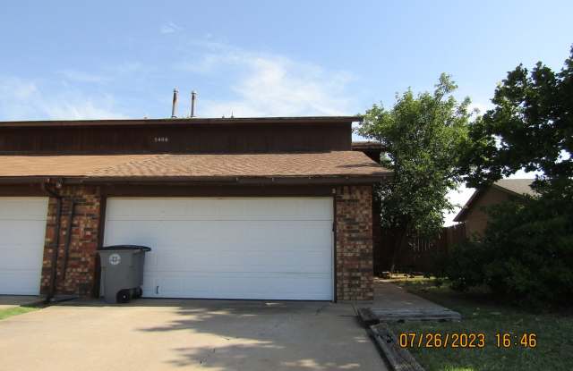 Very nice townhome located in the Heritage Park Area! photos photos