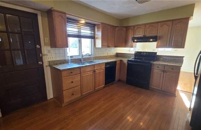 7 Eliza Street - 7 Eliza Street, Providence, RI 02909