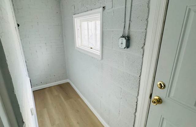 Large 3bd/ 1bth House SECTION 8 ONLY!! Gallery 4