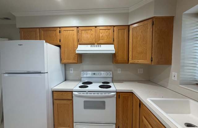 Looking for a New Place in Ogden? Get 3 Weeks Rent Free! | 2 Bed • 1.5 Bath Condo Gallery 3