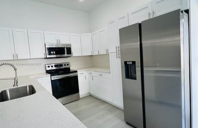 18333 Northwest 7th Street photos photos
