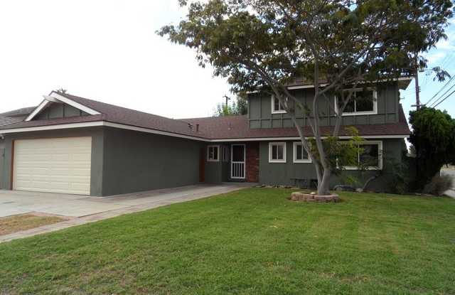 Spacious 6 Bedroom, 3 Bathroom, Single Family Home in Orange photos photos