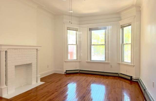 1918 Cortelyou Road Gallery 4