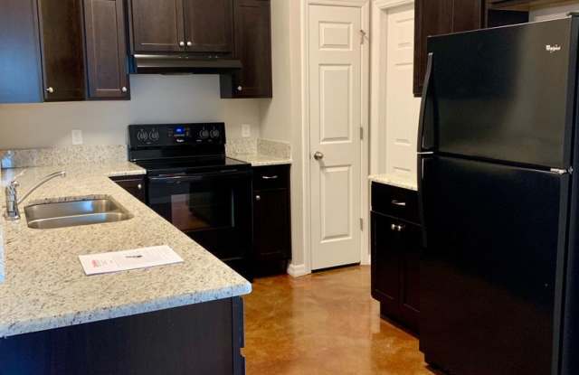MOVE IN SPECIAL- 2/2 Duplex  in St. Cloud Close to Lakefront Gallery 4